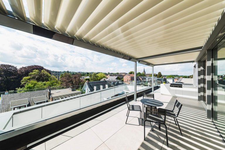 pergola bioclimatique balcon
