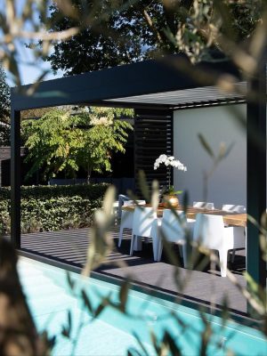 pergola bioclimatique piscine