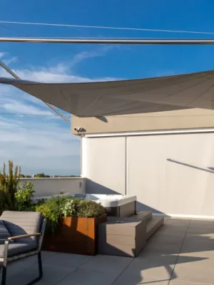 voile ombrage sur pied